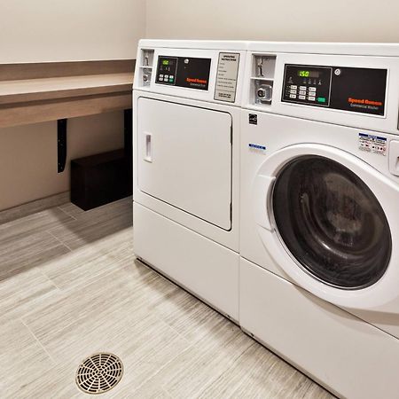 Fairfield Inn & Suites By Marriott Birmingham Colonnade Екстериор снимка